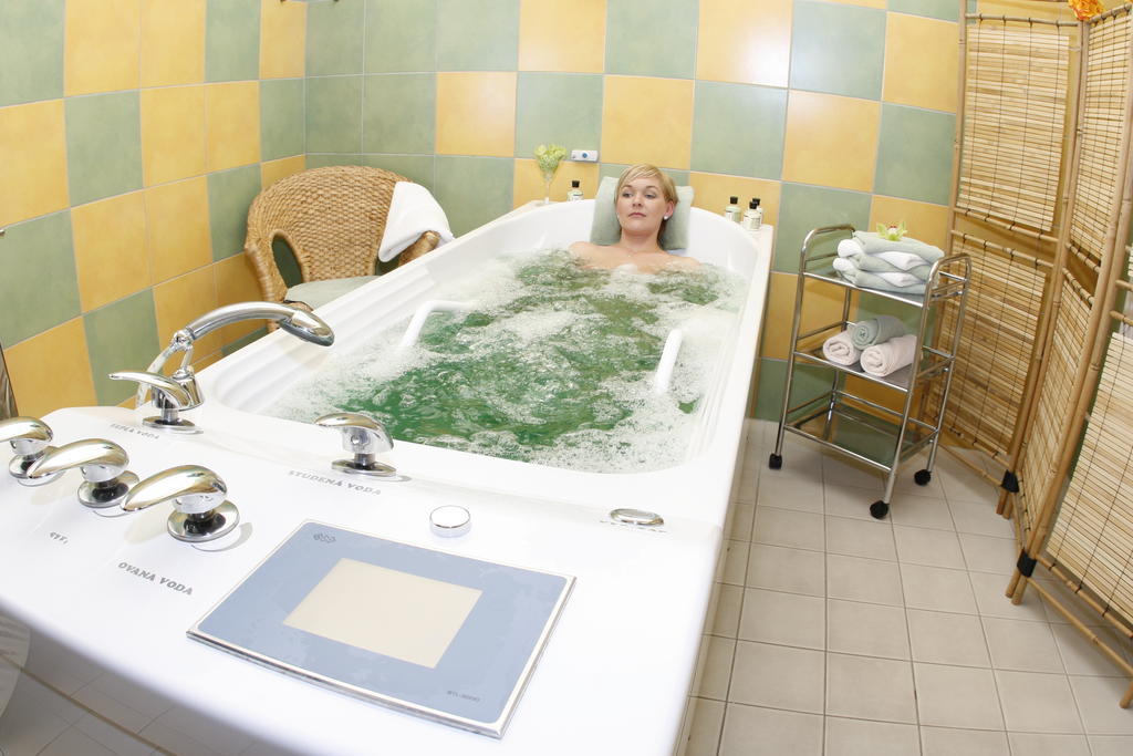 Wellness Hotel Diana Velké Losiny Esterno foto